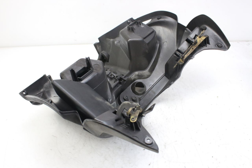 photo de PAINEL INTERIOR INFERIOR PIAGGIO X9 EVOLUTION 250 (2003 - 2007) - Ampliação dos componentes