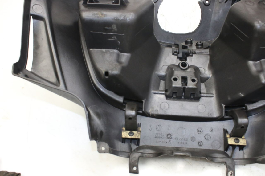 photo de PAINEL INTERIOR INFERIOR PIAGGIO X9 EVOLUTION 250 (2003 - 2007) - Pontos de fixação
