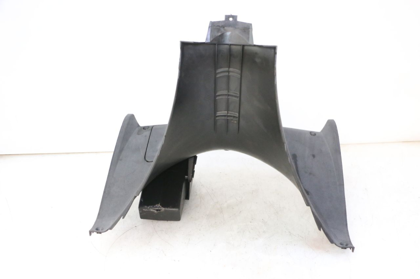photo de PAINEL INTERIOR INFERIOR YAMAHA YP MAJESTY 125 (2007 - 2010) - Zoom do estado de desgaste