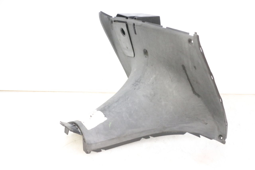 photo de PAINEL INTERIOR INFERIOR YAMAHA YP MAJESTY 125 (2007 - 2010) - Pontos de fixação