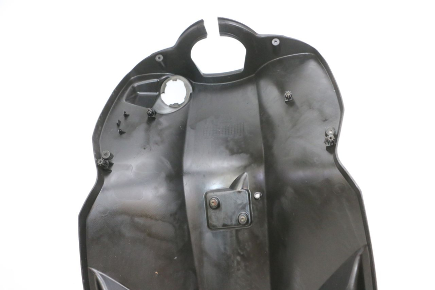 photo de PAINEL INTERIOR PEUGEOT KISBEE 4T 50 (2010 - 2017) - Zoom do estado de desgaste
