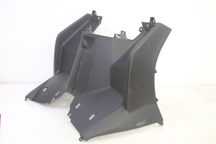 photo de PAINEL INTERIOR PIAGGIO MP3 HPE 350 (2018 - 2020) - Zoom do estado de desgaste