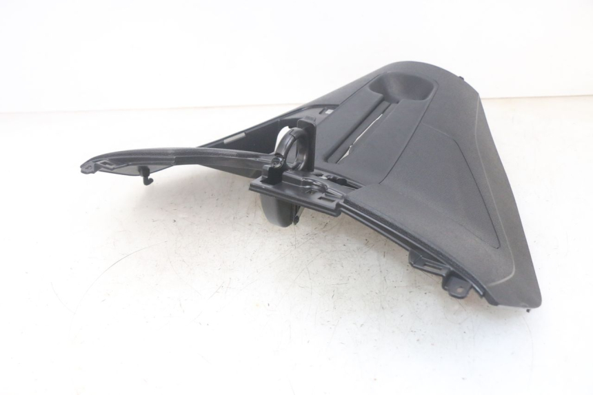 photo de PAINEL INTERIOR PIAGGIO MP3 HPE 300 (2019 - 2026) - Estado da superfície