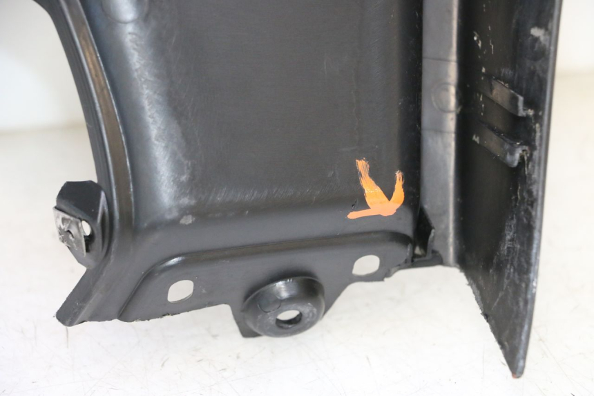 photo de PAINEL INTERIOR PIAGGIO MP3 RL 250 (2006 - 2010) - Pontos de fixação