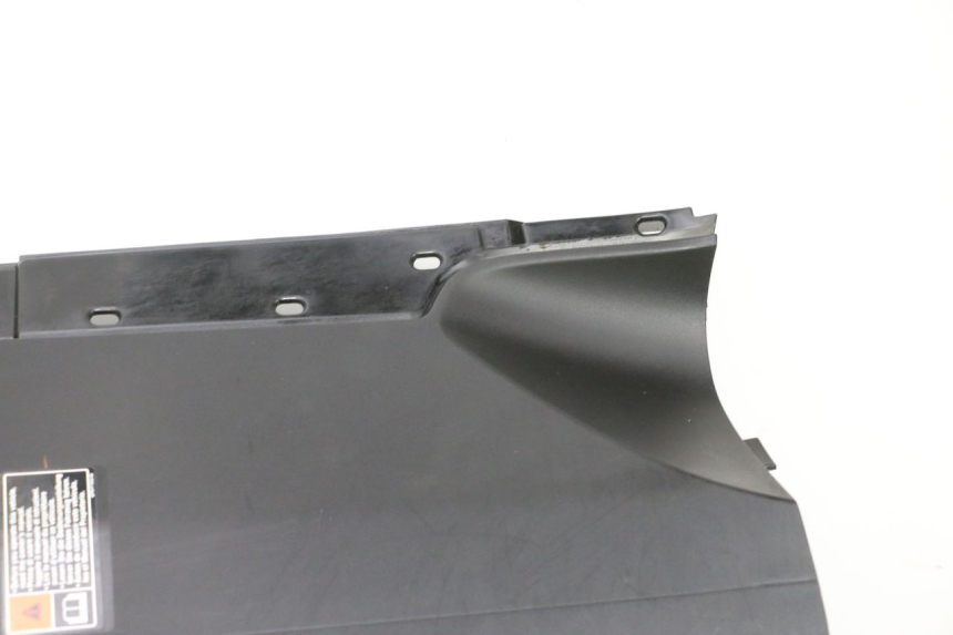 photo de PAINEL INTERIOR YAMAHA NEO'S CORE 1 (2022 - 2026) - Pontos de fixação