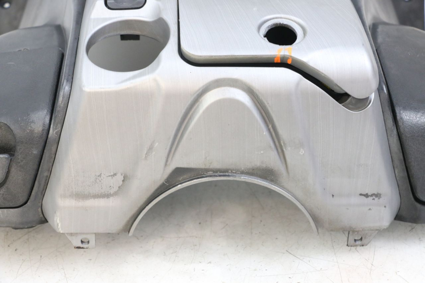 photo de PAINEL INTERIOR DAELIM S3 125 (2010 - 2017) - Pontos de fixação
