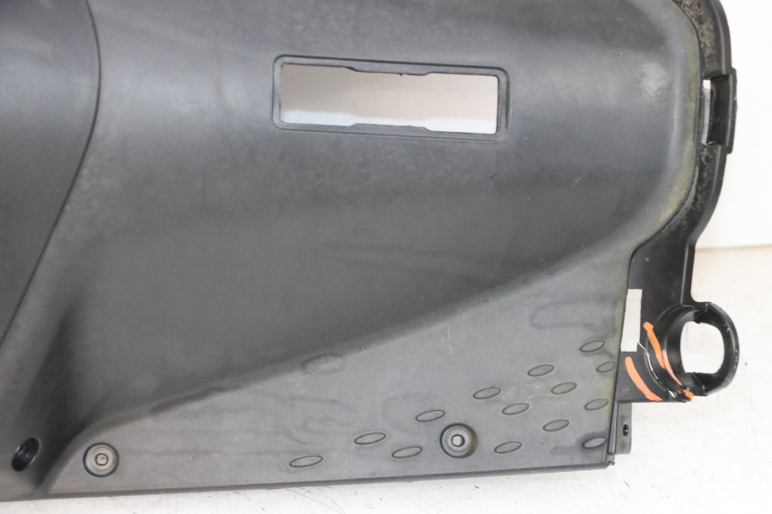 photo de PAINEL INTERIOR JM MOTORS SANTANA 50 (2014 - 2023) - Detalhes característicos