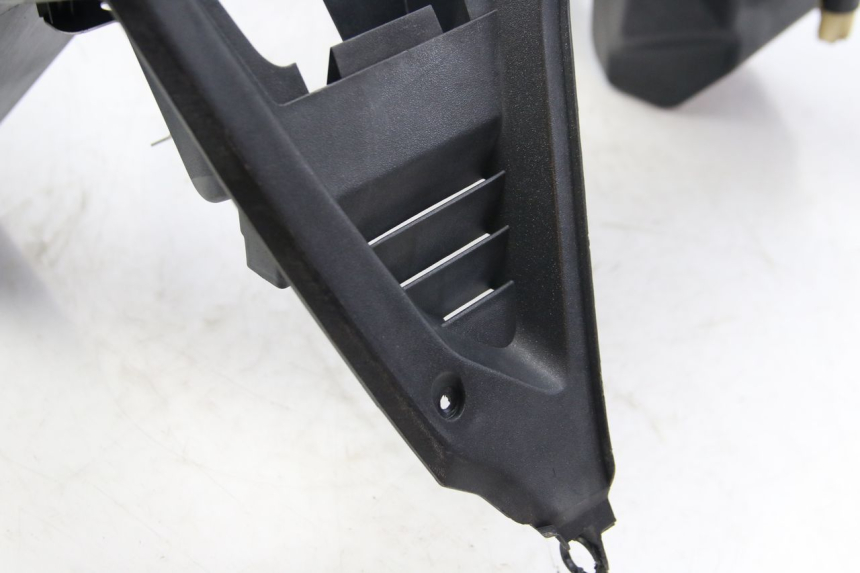 photo de PAINEL INTERIOR PEUGEOT SATELIS 125 (2006 - 2009) - Vista de perfil