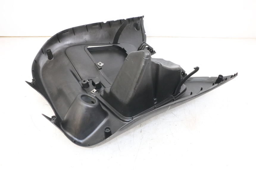 photo de PAINEL INTERIOR APRILIA SCARABEO GT 125 (1999 - 2007) - Detalhe da peça