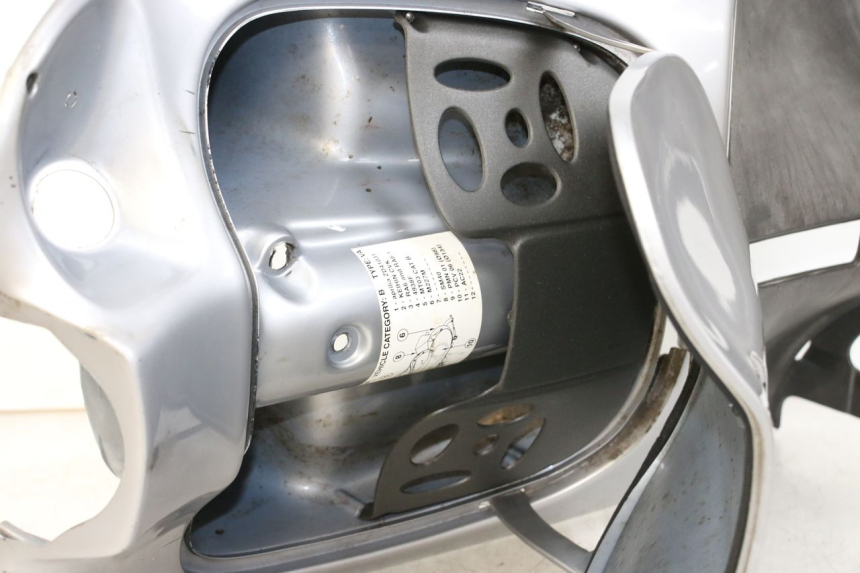 photo de PAINEL INTERIOR APRILIA SCARABEO 100 (2003 - 2012) - Detalhe da peça