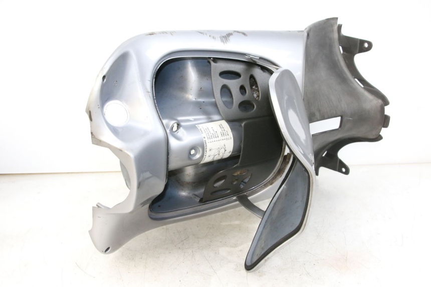 photo de PAINEL INTERIOR APRILIA SCARABEO 100 (2003 - 2012) - Zoom do estado de desgaste