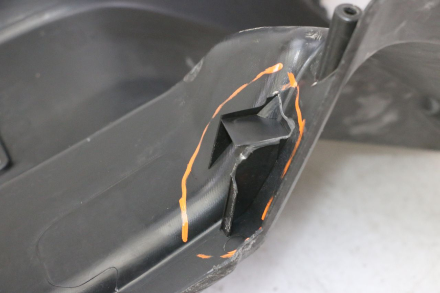 photo de PAINEL INTERIOR PEUGEOT SPEEDFIGHT 3 AIR 50 (2009 - 2015) - Zoom do estado de desgaste