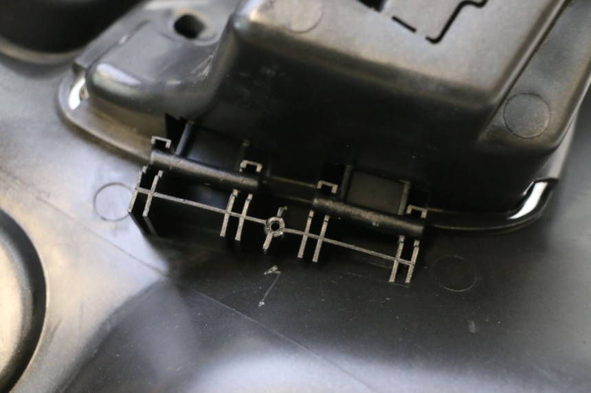 photo de PAINEL INTERIOR APRILIA SR MOTARD 50 (2012 - 2018) - Marcações e referências