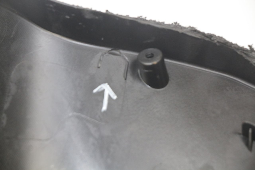 photo de PAINEL INTERIOR PEUGEOT STREETZONE 4T 50 (2018 - 2023) - Zoom do estado de desgaste