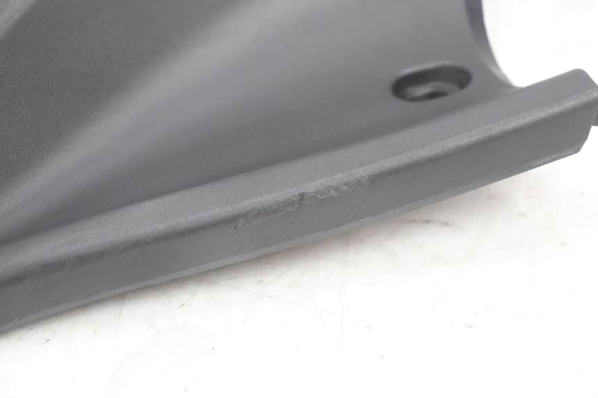 photo de AVENTAL INTERIOR PEUGEOT STREETZONE NAKED 2T 50 (2014 - 2018) - Detalhes característicos