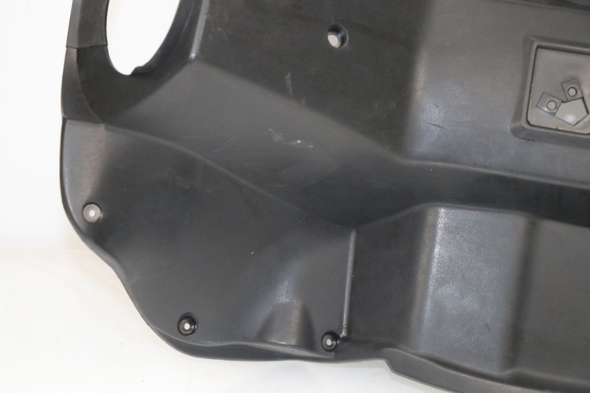 photo de PAINEL INTERIOR PEUGEOT SUM UP 125 (2008 - 2013) - Pontos de fixação
