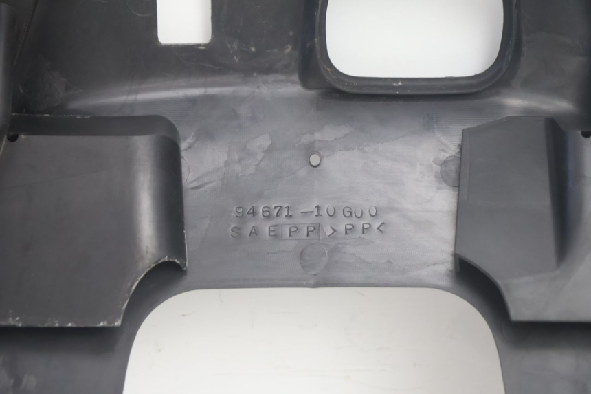 photo de PAINEL INTERIOR SUPERIOR SUZUKI BURGMAN EXECUTIVE ABS 650 (2006 - 2012) - Vista do produto