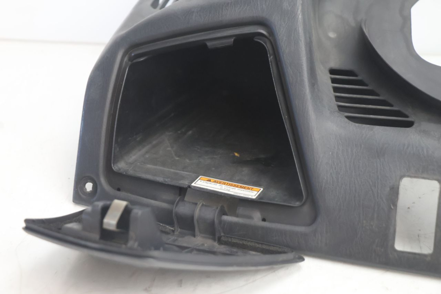 photo de PAINEL INTERIOR SUPERIOR SUZUKI BURGMAN EXECUTIVE ABS 650 (2006 - 2012) - Pontos de fixação