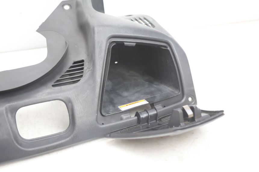 photo de PAINEL INTERIOR SUPERIOR SUZUKI BURGMAN EXECUTIVE ABS 650 (2006 - 2012) - Ampliação técnica