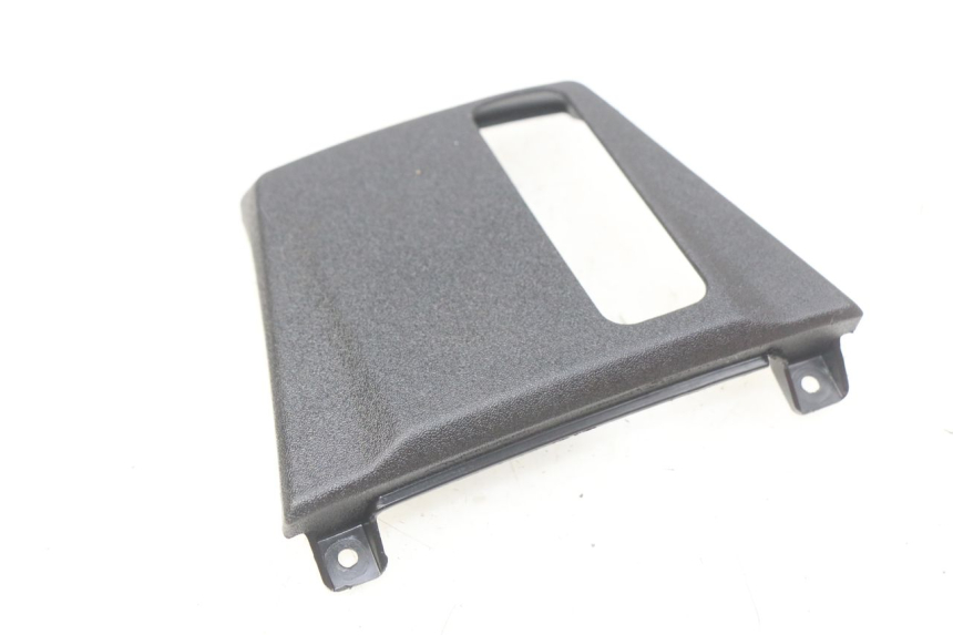 photo de PAINEL INTERIOR SUPERIOR PIAGGIO MP3 500 (2014 - 2017) - Zoom do estado de desgaste
