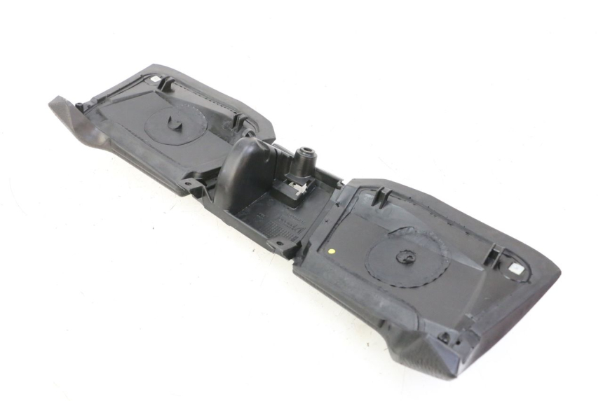 photo de PAINEL INTERIOR SUPERIOR PIAGGIO MP3 500 (2014 - 2017) - Zoom do estado de desgaste