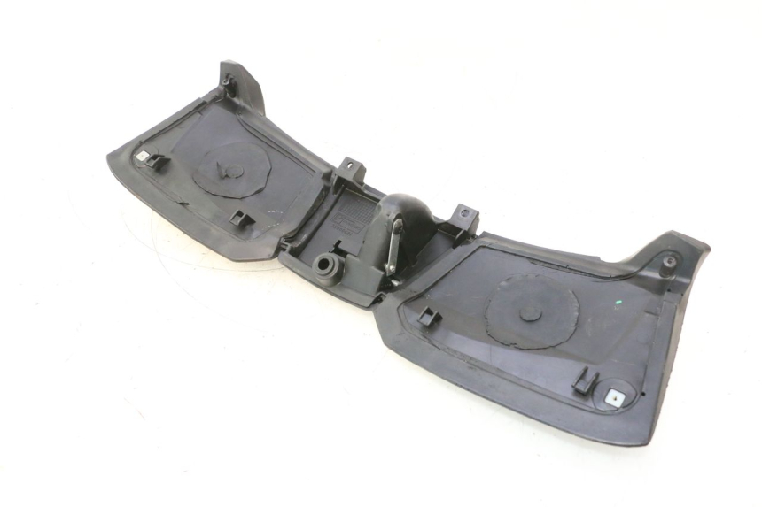 photo de PAINEL INTERIOR SUPERIOR PIAGGIO MP3 500 (2016 - 2018) - Outro ângulo de visão