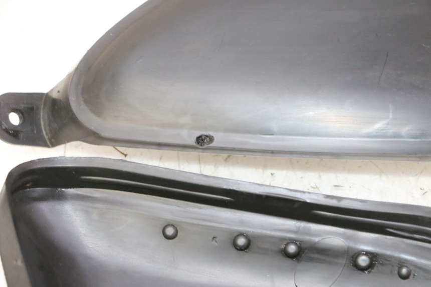 photo de PAINEL INTERIOR SUPERIOR YAMAHA X-MAX XMAX 125 (2010 - 2013) - Zoom do estado de desgaste