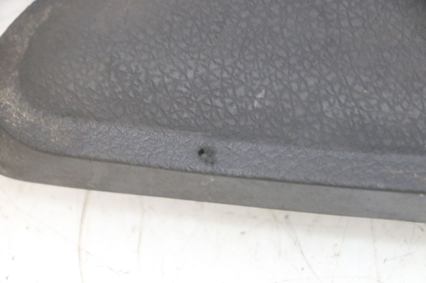 photo de PAINEL INTERIOR SUPERIOR YAMAHA X-MAX XMAX 125 (2010 - 2013) - Pontos de fixação
