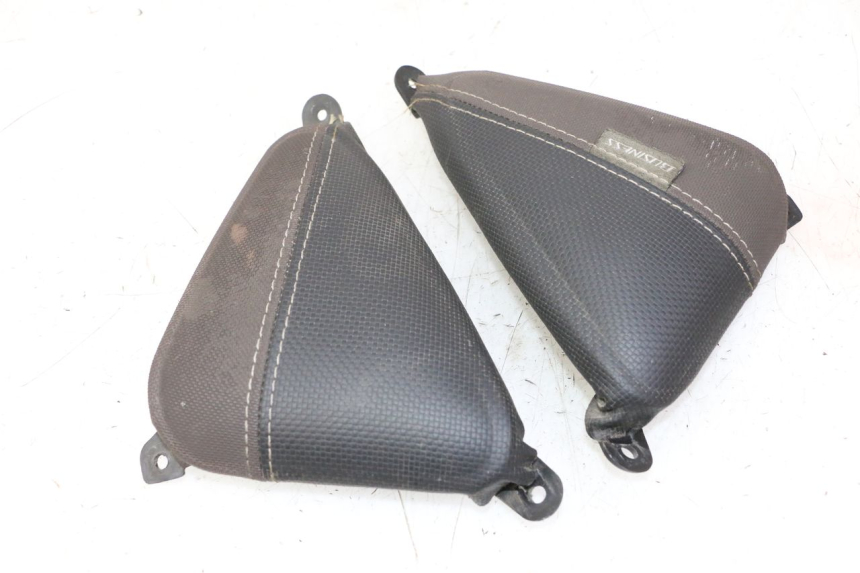 photo de PAINEL INTERIOR SUPERIOR YAMAHA X-MAX XMAX 125 (2010 - 2013) - Zoom do estado de desgaste