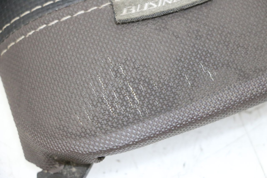 photo de PAINEL INTERIOR SUPERIOR YAMAHA X-MAX XMAX 125 (2010 - 2013) - Estado da superfície