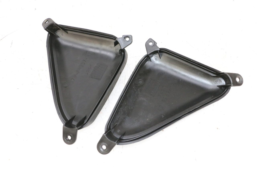 photo de PAINEL INTERIOR SUPERIOR YAMAHA X-MAX XMAX 125 (2010 - 2013) - Zoom do estado de desgaste