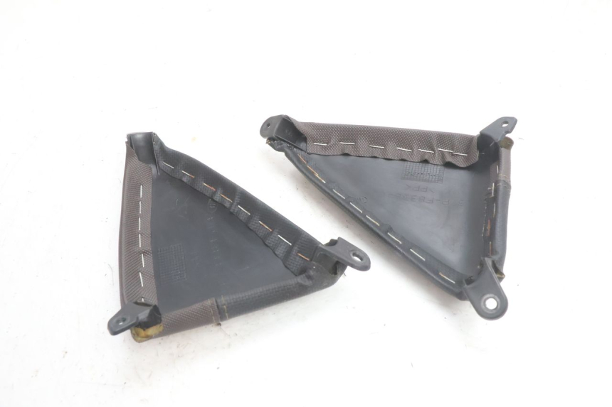photo de PAINEL INTERIOR SUPERIOR YAMAHA X-MAX XMAX 125 (2010 - 2013) - Estado da superfície