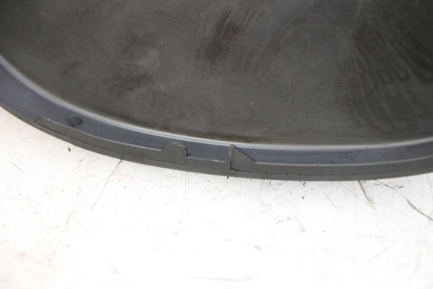 photo de PAINEL INTERIOR SUPERIOR YAMAHA YP MAJESTY 125 (2007 - 2010) - Zoom do estado de desgaste
