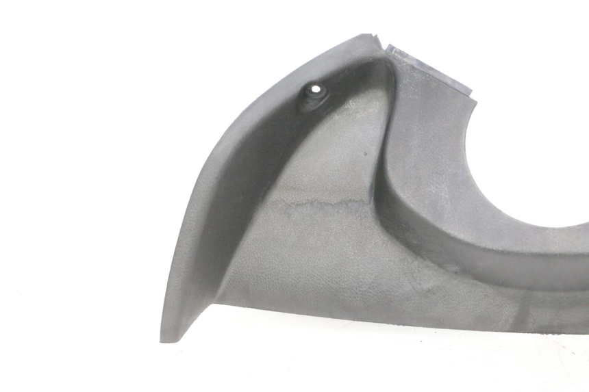 photo de PAINEL INTERIOR SUPERIOR YAMAHA YP MAJESTY 125 (1998 - 2001) - Detalhe da peça