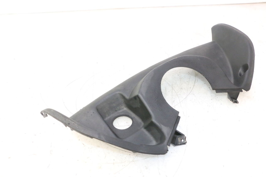 photo de PAINEL INTERIOR SUPERIOR YAMAHA YP MAJESTY 125 (2002 - 2006) - Detalhe da peça