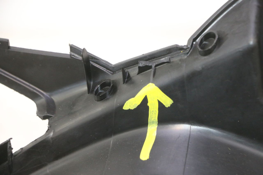 photo de AVENTAL INTERIOR PEUGEOT TREKKER 50 (1995 - 2004) - Pontos de fixação