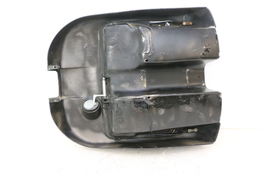 photo de AVENTAL INTERIOR PIAGGIO VESPA PK FL 2T 50 (1990 - 1996) - Zoom do estado de desgaste
