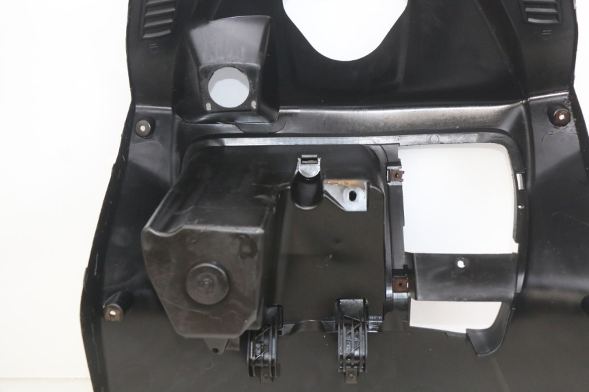 photo de PAINEL INTERIOR YAMAHA X-MAX XMAX 250 (2006 - 2009) - Zoom do estado de desgaste
