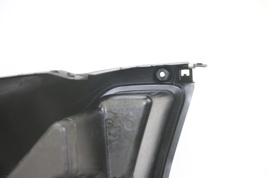 photo de PAINEL INTERIOR YAMAHA X-MAX XMAX 125 (2010 - 2013) - Pontos de fixação