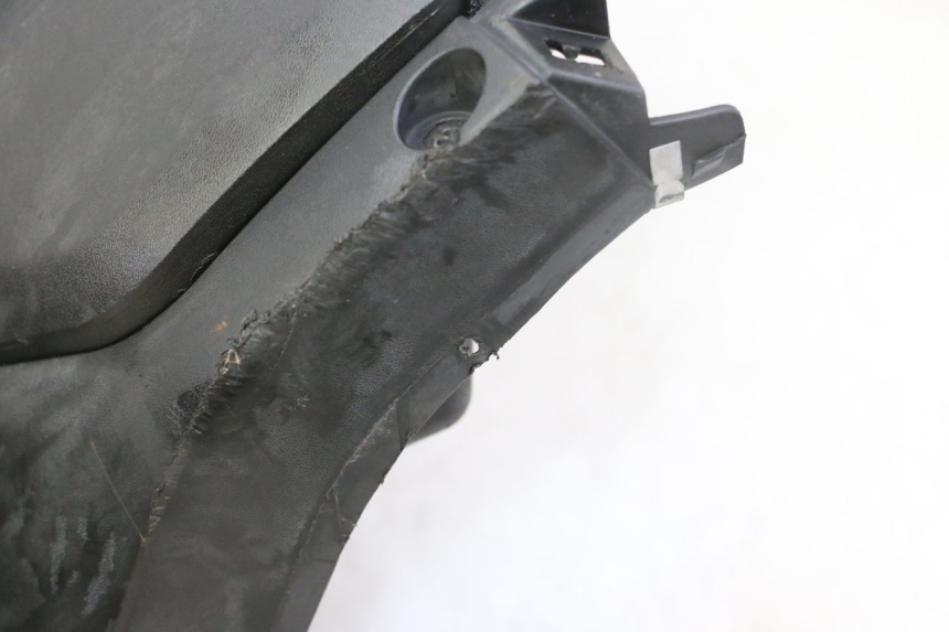 photo de PAINEL INTERIOR YAMAHA X-MAX XMAX 125 (2010 - 2013) - Zoom do estado de desgaste