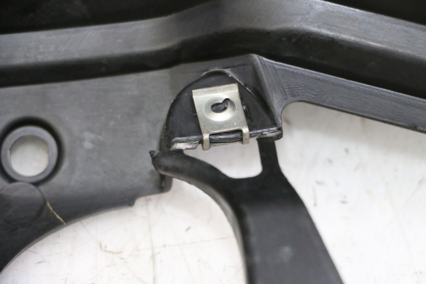photo de PAINEL INTERIOR YAMAHA X-MAX XMAX 125 (2010 - 2013) - Zoom do estado de desgaste