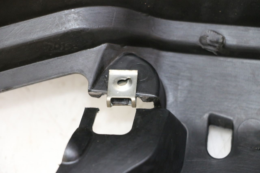photo de PAINEL INTERIOR YAMAHA X-MAX XMAX 125 (2010 - 2013) - Outro ângulo de visão