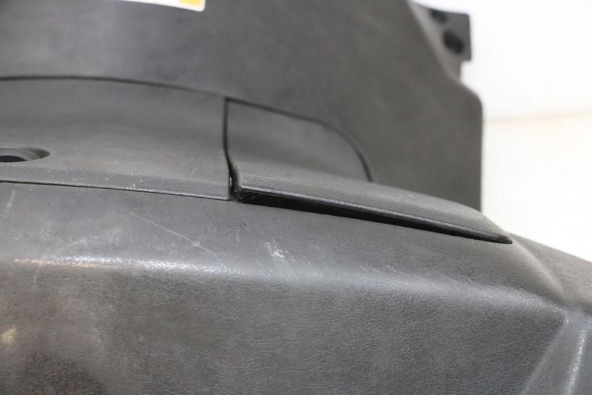 photo de PAINEL INTERIOR YAMAHA XMAX X-MAX 125 (2006 - 2009) - Pontos de fixação