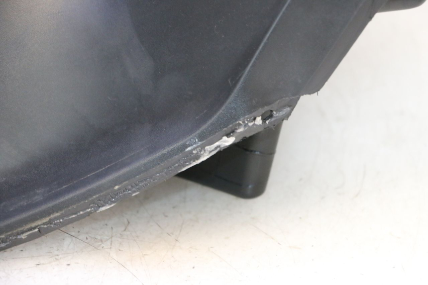 photo de PAINEL INTERIOR YAMAHA X-MAX XMAX 125 (2010 - 2013) - Pontos de fixação