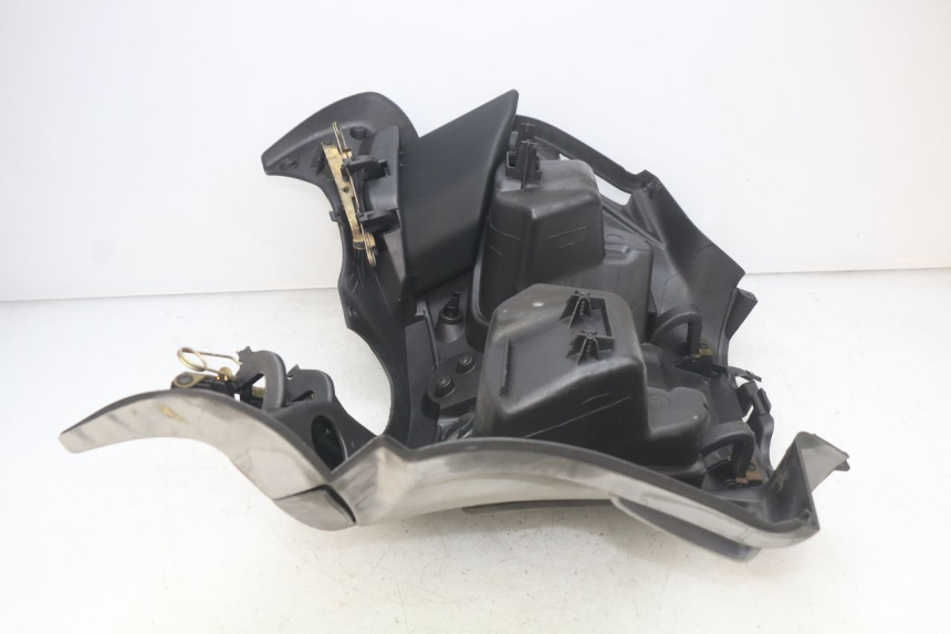 photo de PAINEL INTERIOR PIAGGIO X9 EVOLUTION 250 (2003 - 2007) - Pontos de fixação