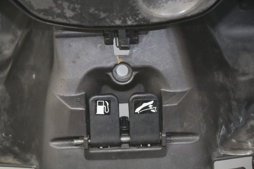 photo de PAINEL INTERIOR PIAGGIO X9 EVOLUTION 125 (2003 - 2007) - Vista de perto
