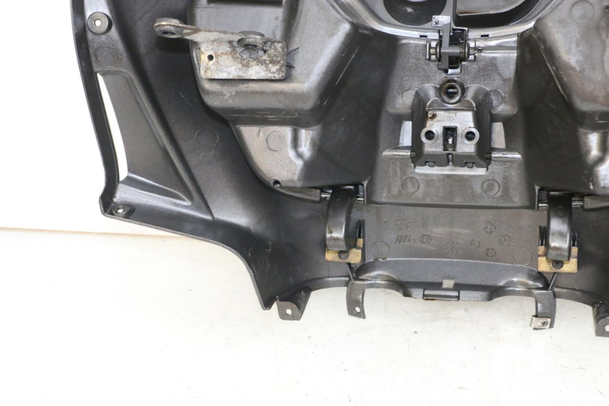 photo de PAINEL INTERIOR PIAGGIO X9 125 (2000 - 2003) - Pontos de fixação