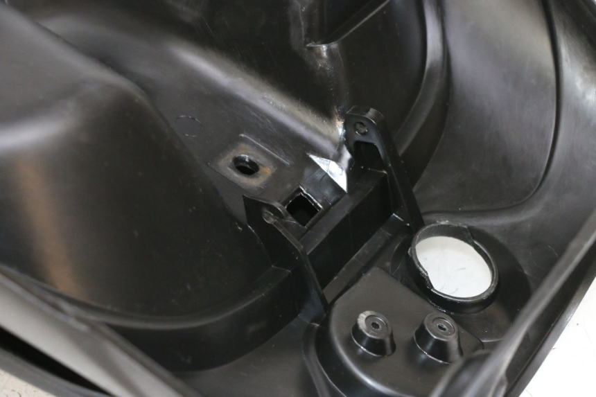 photo de PAINEL INTERIOR PIAGGIO ZIP 2T 50 (2009 - 2019) - Estado da superfície