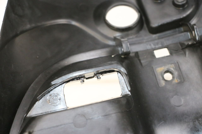photo de PAINEL INTERIOR PIAGGIO ZIP 4T 50 (2018 - 2020) - Detalhe da peça