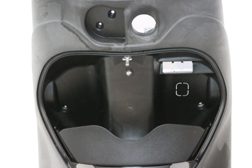 photo de AVENTAL INTERIOR PIAGGIO ZIP IGET 4T 50 (2021 - 2023) - Detalhes característicos
